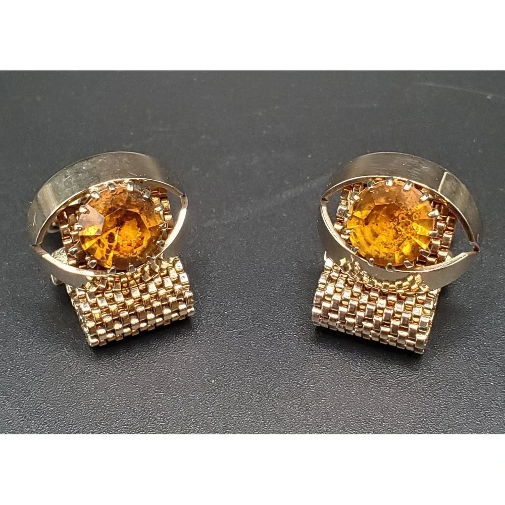 Vintage Eye Shaped Cuff Links With Glass Stone Center & Mesh. Goldtoned
